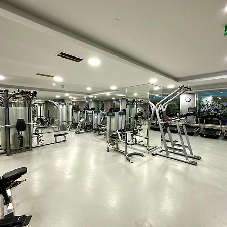 Ramada By Wyndham Istanbul Merter Esterno foto The gym at the hotel