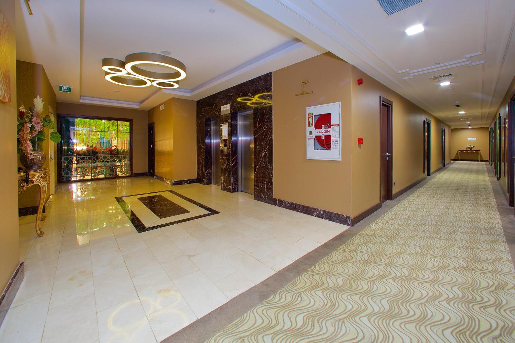 Ramada By Wyndham Istanbul Merter Esterno foto