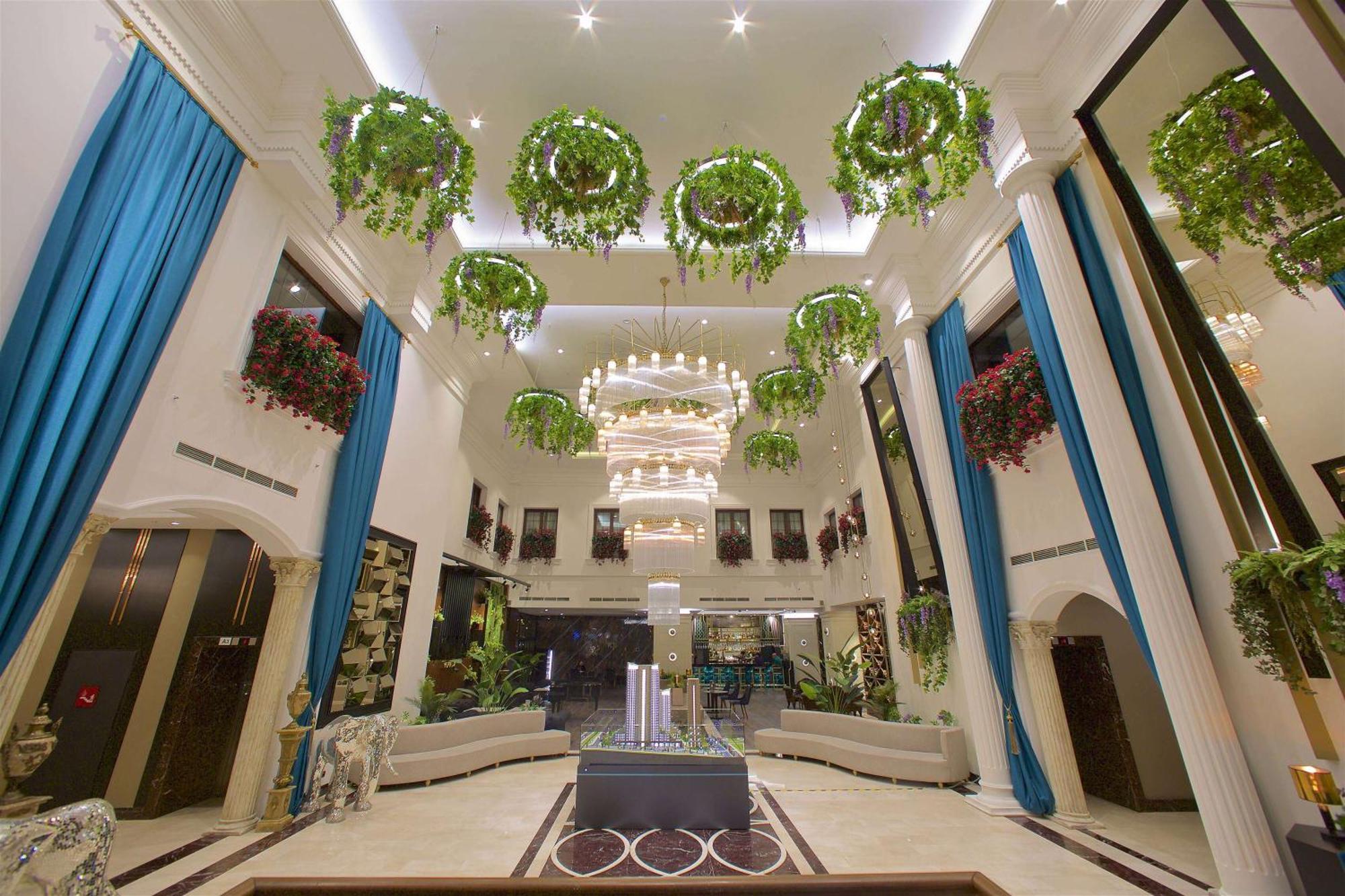 Ramada By Wyndham Istanbul Merter Esterno foto Lobby