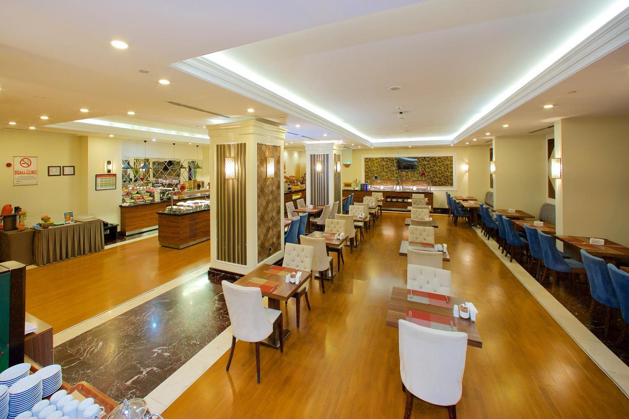Ramada By Wyndham Istanbul Merter Esterno foto The restaurant