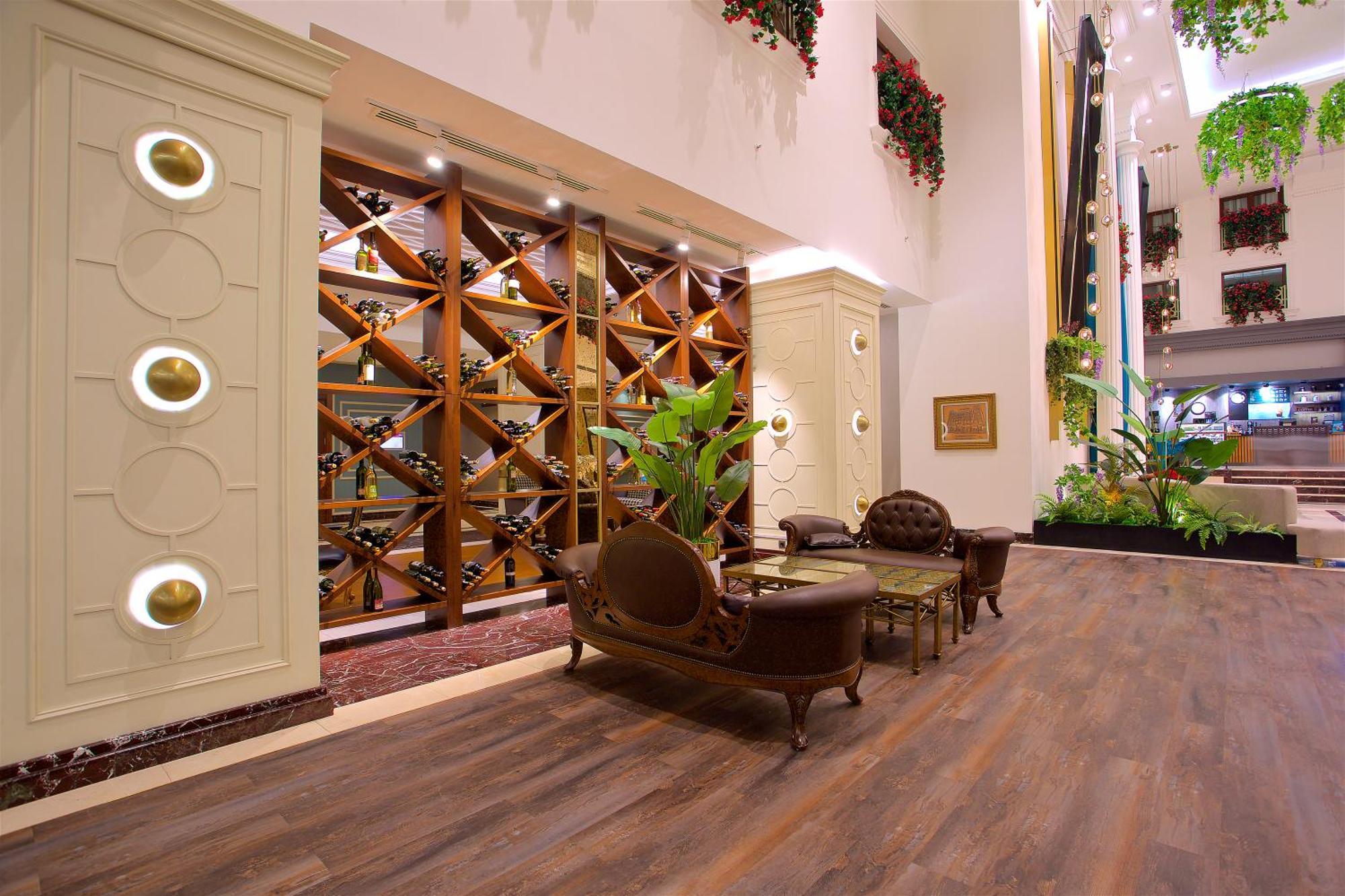 Ramada By Wyndham Istanbul Merter Esterno foto Lobby