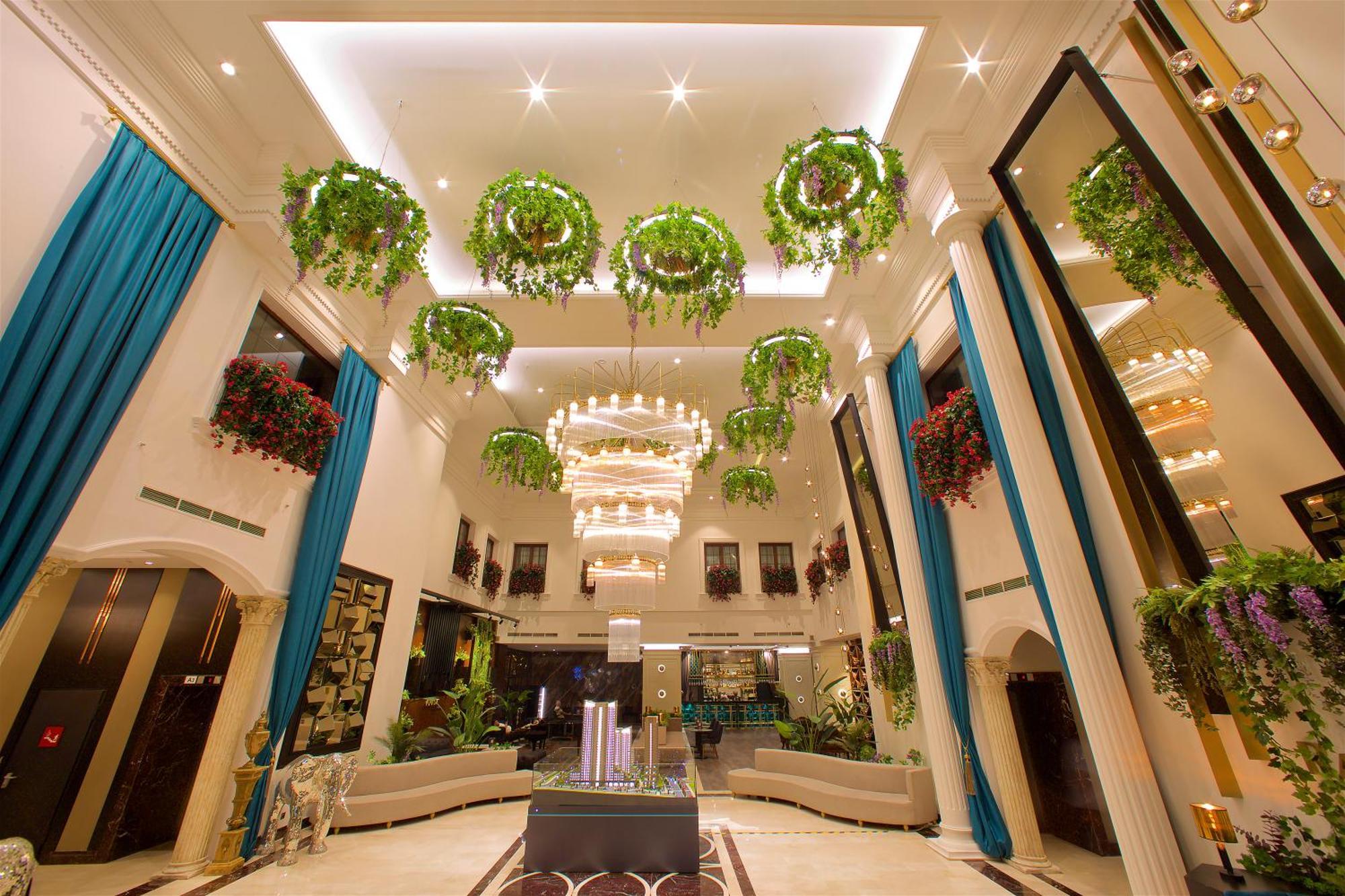Ramada By Wyndham Istanbul Merter Esterno foto Lobby