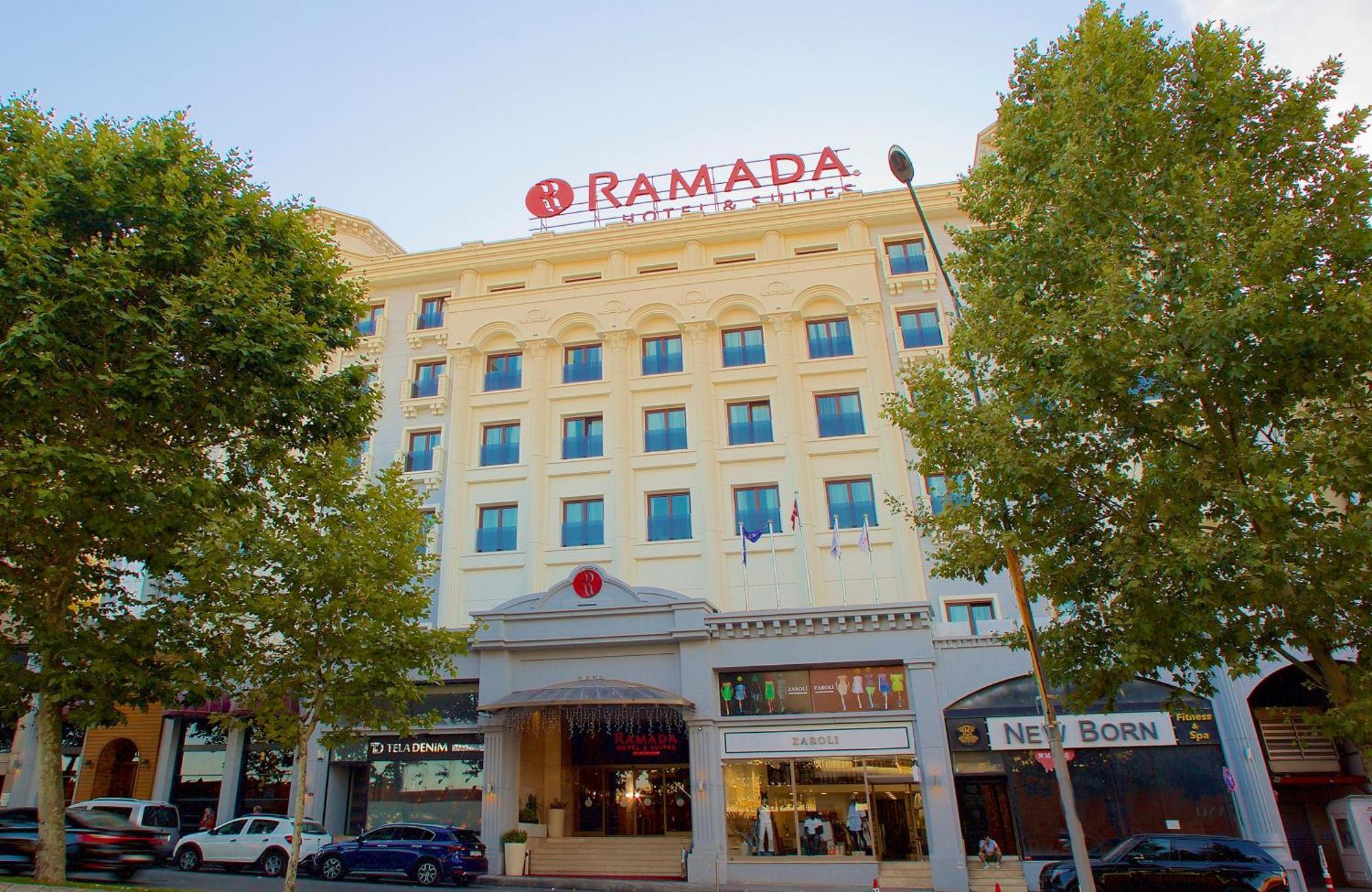 Ramada By Wyndham Istanbul Merter Esterno foto The hotel in 2012